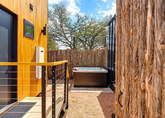 The Overlook At Meridian Hot Tub & Firepit Fredericksburg