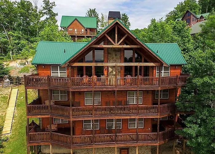 Papa Bear Lodge Sevierville