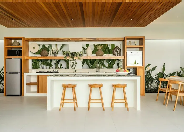 Villa Komorebi - Modern & Luxury 3Br - Central Canggu Beach