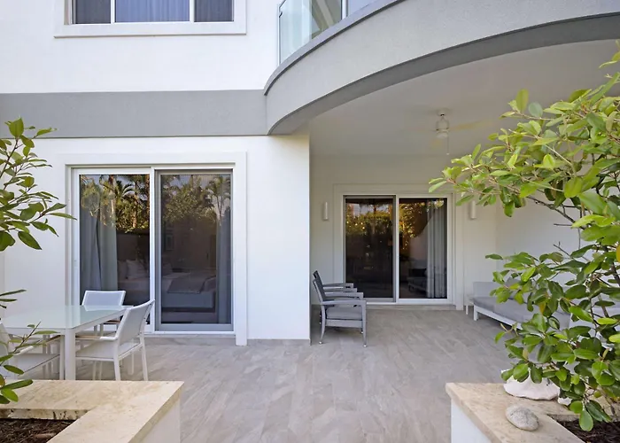 Two Bedroom Condo At One Cable Beach With Patio Nassau