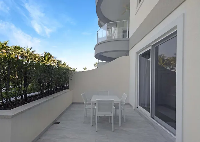 Two Bedroom Condo At One Cable Beach With Patio Nassau