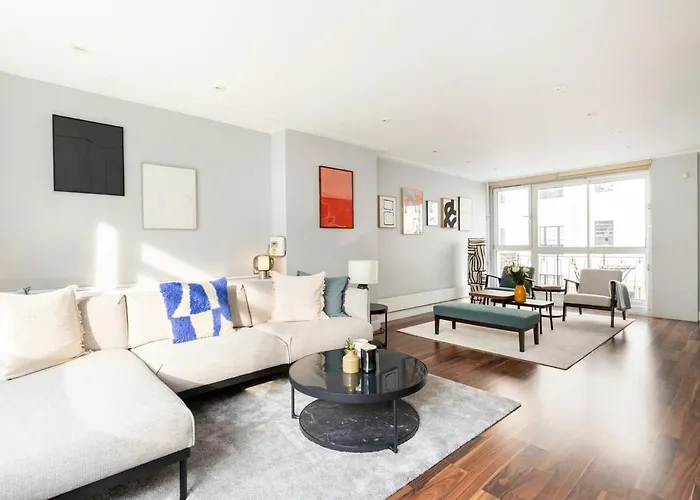 Excellent 3 Bed House Hyde Park Villa London