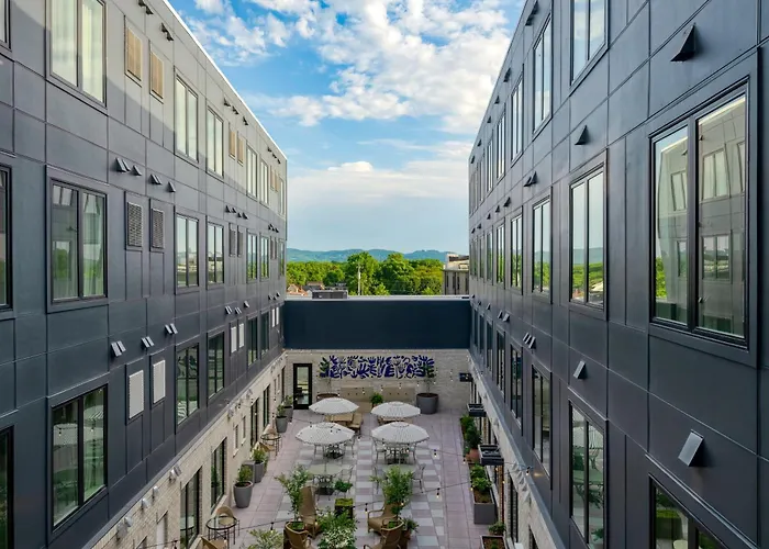 4 Units 16 Guests New 12 South Hotel Rooftop Courtyard The Gilmore Nashville