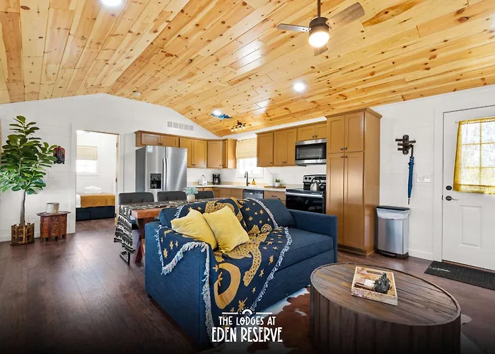 The Lodges At Eden Reserve - Pet Friendly Cabins Near Ark Williamstown