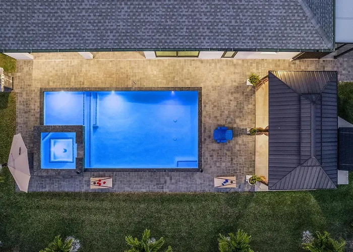 Perfect Sunsets, Heated Pool & Spa, Private Cabana - Pearlstone Retreat - Roelens Cape Coral