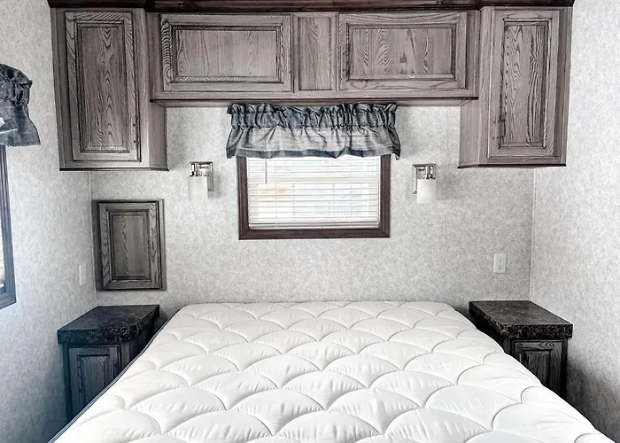 Bobcaygeon Shores Cottage Resort Kawartha Lakes