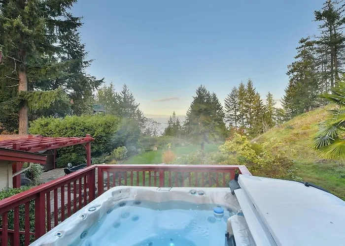 Dolphin House By Emr Vacation Rentals Nanoose Bay
