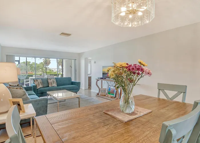 Crescent Royale Condominiums 106 Siesta Key