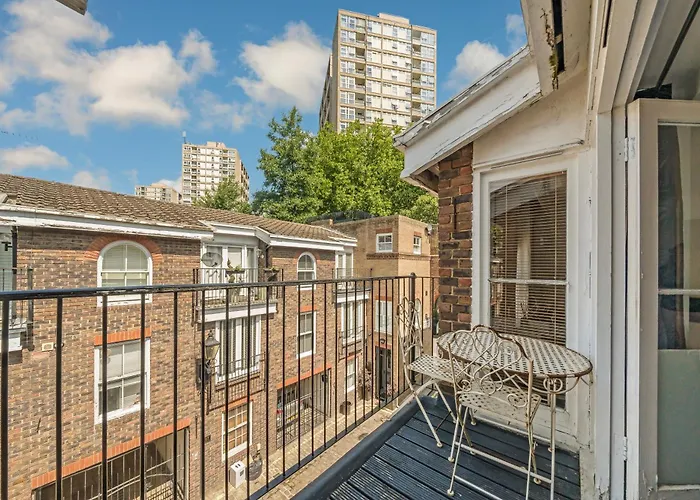 Contractors Long Term Bookings London