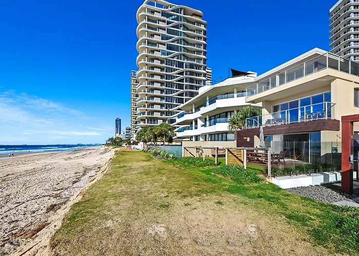 Beachfront Beauty! Gold Coast