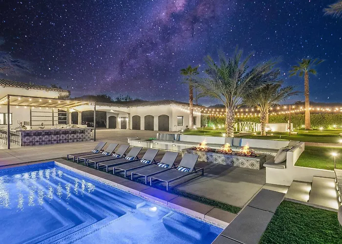 The Stallion Estate Sleeps 24, Theater, Game Room, Pickle Ball! Indio