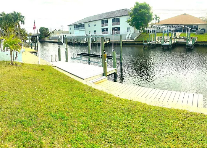 Villa Salmon Canal Cape Coral