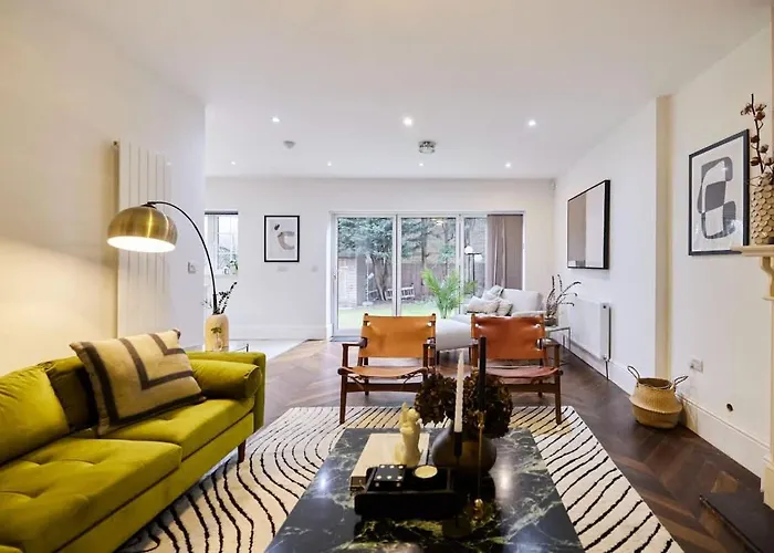 The Redbridge Sanctuary - Spacious 3Bdr House With Garden London