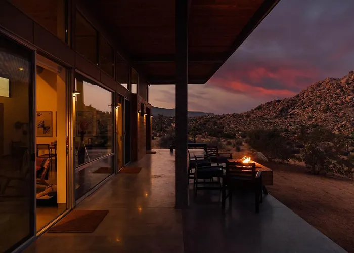 Hawk And Mesa- 120Acre Icon With Cowboy Pool Hot Tub Villa Pioneertown