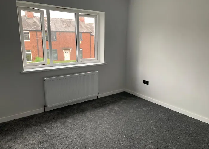 13 Langdale Gardens, Headingley Leeds Ls6 3Hb Villa