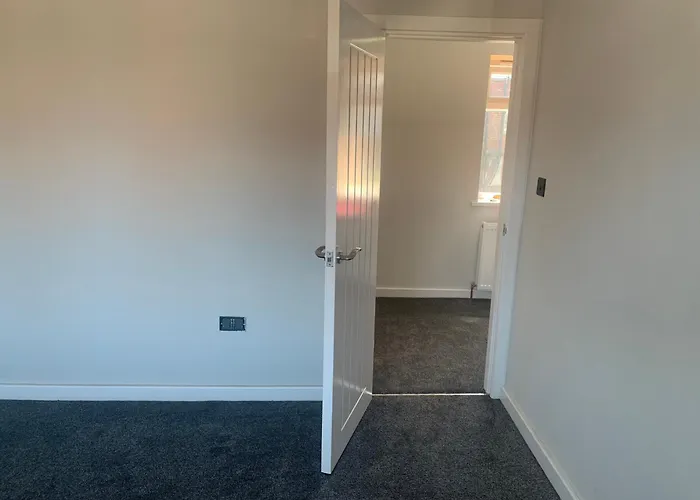 13 Langdale Gardens, Headingley Leeds Ls6 3Hb Villa