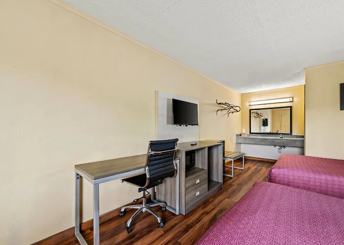 Econo Lodge Charlotte Airport Area