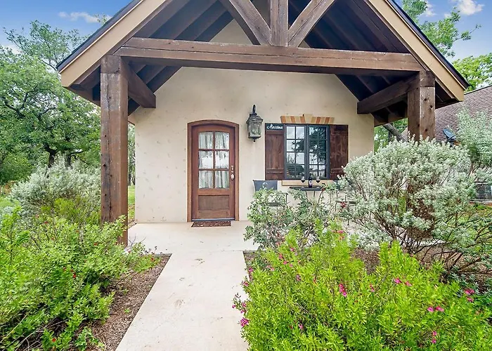 The Manor Haus At Messina Hof Hill Country Winery-Messina Haus Villa Fredericksburg