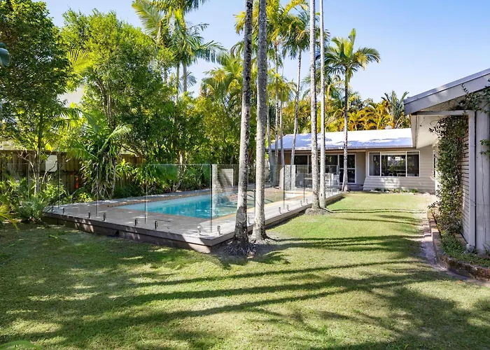 Modern Oasis In Noosa Heads Villa