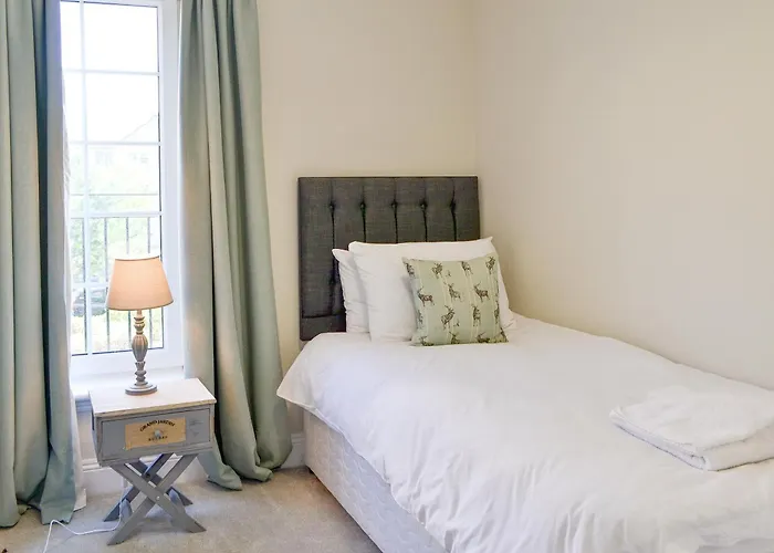 Powderhall Brae Edinburgh