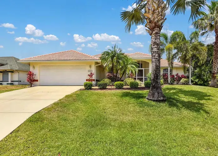 Heated Pool With Freshwater Canal Access & Dock - Coconut Cove - Roelens Cape Coral