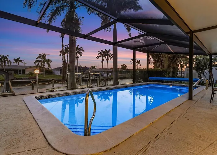 Heated Pool, Gulf Access And Private Dock - Villa Breezy Palms - Roelens Cape Coral