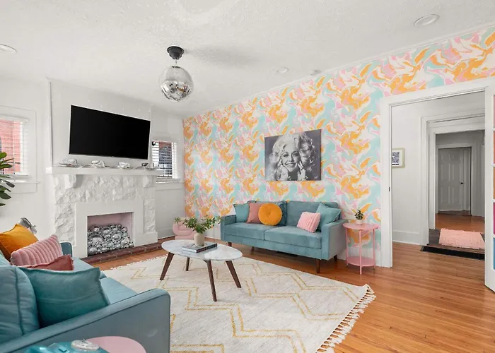 The Dolly House On Music Row - 7Br - Sleeps 22 Villa Nashville