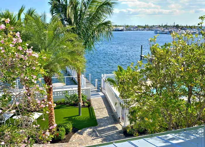 Bayview South 801 Eisenhower Dr. #6 Key West