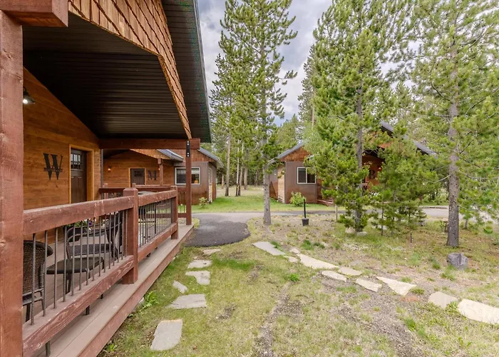 Whiskey Springs Cabin West Yellowstone