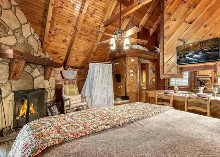 Honeysuckle-Romantic Cabin For 2 On Top Of The Mtn Sevierville