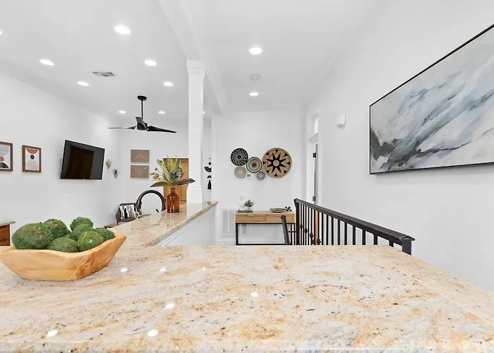 2Br Retreat W Kitchen & Balcony Villa New Orleans