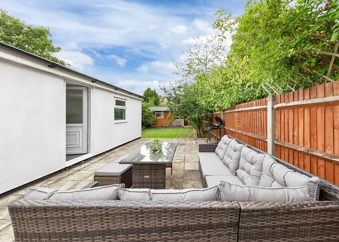 Large Group Stayi 5Br I Near Stadium & Tubes I Free Parking London