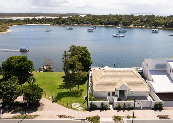 The River Rest - Noosa Jetty Stay