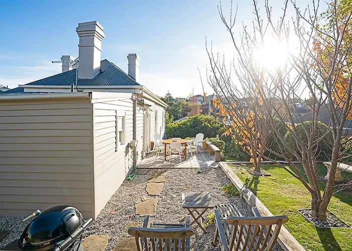 Rose Cottage - Charming Haven Near Cbd & Waterfront Hobart