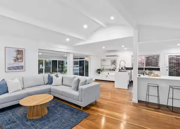 Spacious Palm Beach Home Near Creek, Beach & Cafes Gold Coast