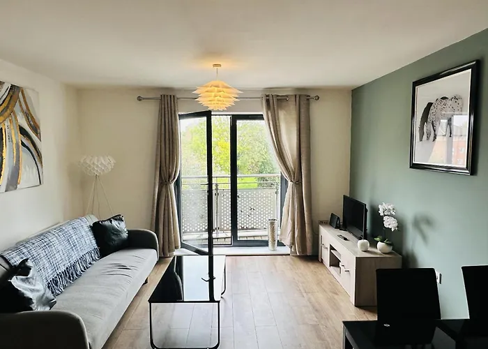 Grand Central Apartments, Centro Derby