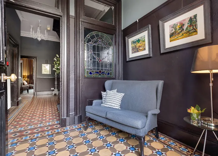 94Dr Villa Edinburgh