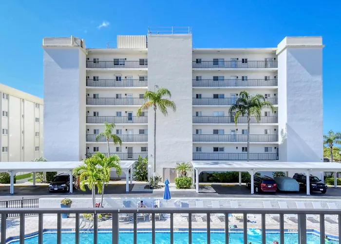 Crescent Royale Condominiums 7E Siesta Key