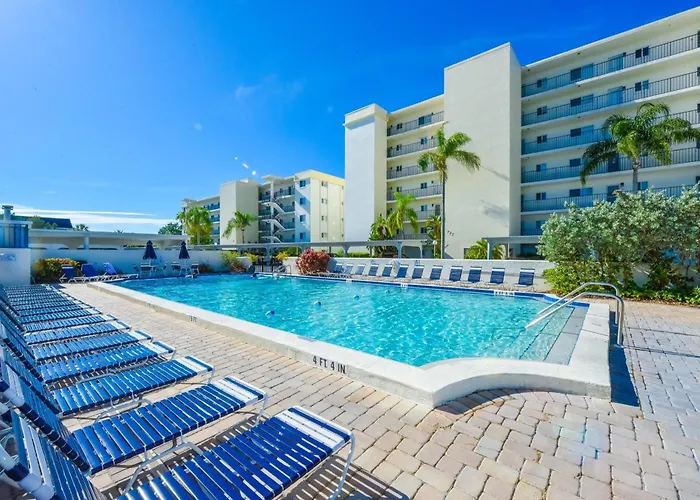Crescent Royale Condominiums 104 Siesta Key