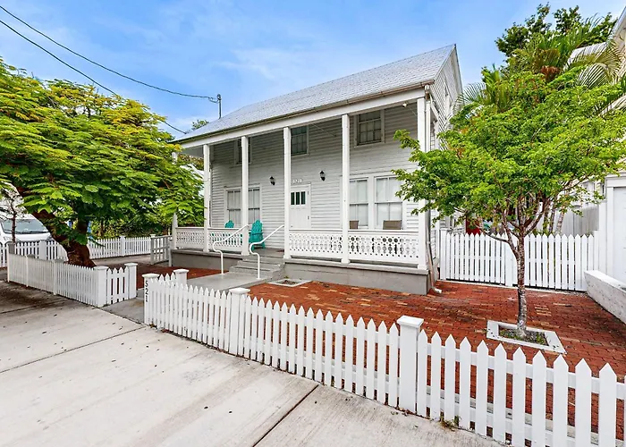 Gardenia Getaway Apartment Key West