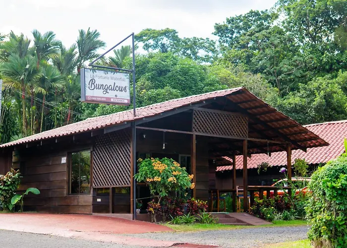 La Fortuna Waterfall Bungalows