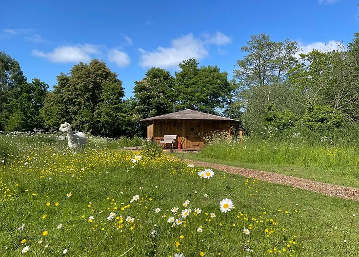 Acorn Glade Glamping York Villa