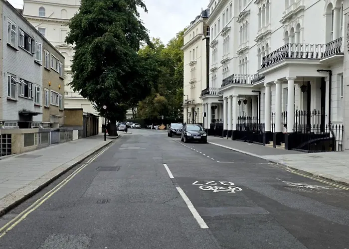 Exclusive Hyde Park Stay - 4 Bedrooms - 10 Sleeps London