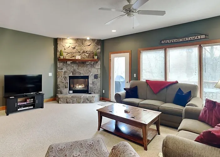 Marsh Run Cove Villa McHenry