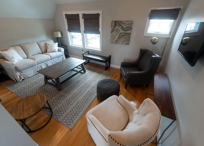 The Newport Lofts - 595 Thames Street Villa