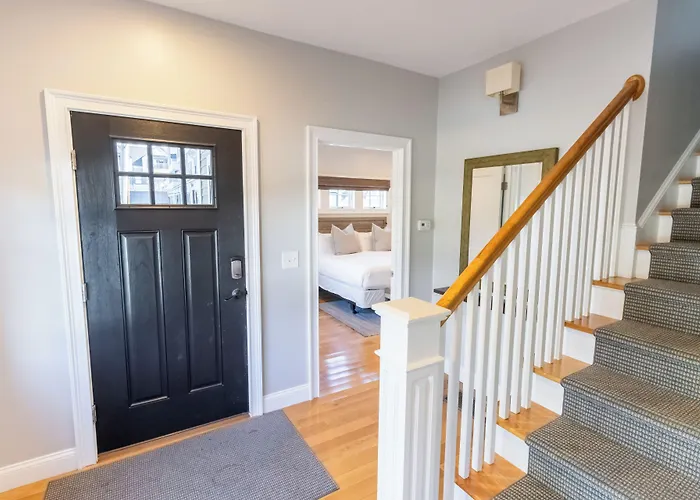 The Newport Lofts - 595 Thames Street Villa