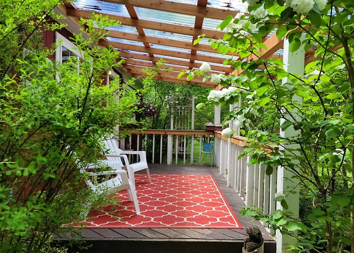Moon Mountain Lodging Packwood
