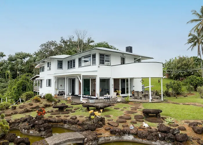 Hilltop Legacy Vacation Rental Hilo