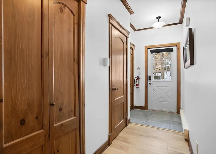 Les Manoirs Wpool & Hot Tub Near Village 120-7 Mont-Tremblant