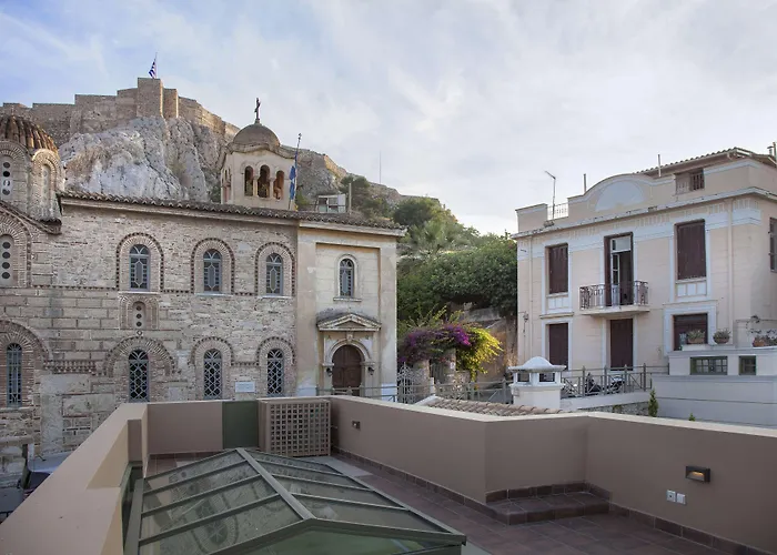 Tripodon Plaka In The Shade Of Acropolis By Ghh Villa Athens